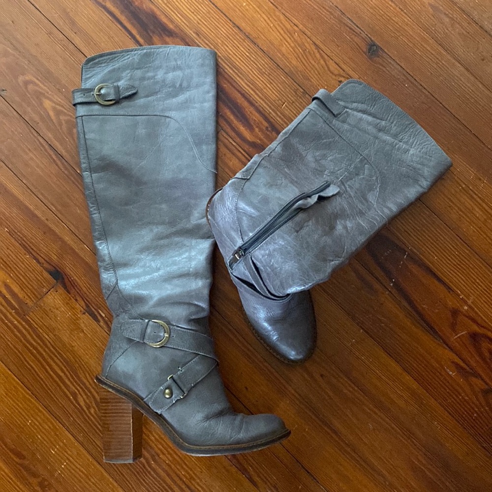 Boutique 9 BTCharissa Gray leather knee boots 8m
